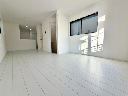 �����s�����q�s�U�c��1���ڂ̐V�z��ˌ��Ẵ��r���O