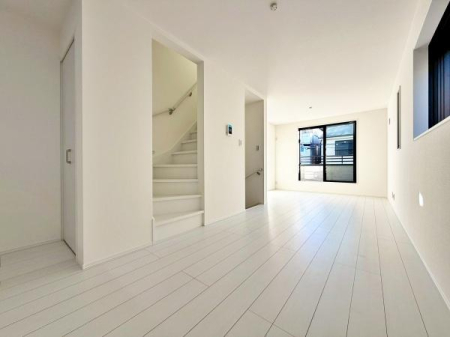 �����s�����q�s�U�c��1���ڂ̐V�z��ˌ��Ẵ��r���O