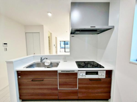 �����s�����q�s�U�c��1���ڂ̐V�z��ˌ��ẴL�b�`��