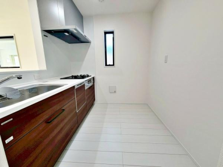 �����s�����q�s�U�c��1���ڂ̐V�z��ˌ��ẴL�b�`��