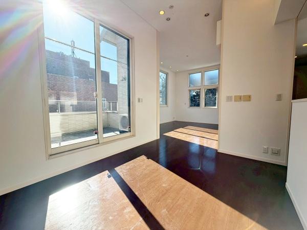 �����s�����q�s����1���ڂ̒��È�ˌ��Ẵ��r���O