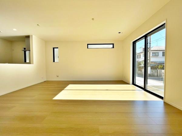 sqsac5ڂ̐VzˌẴrO