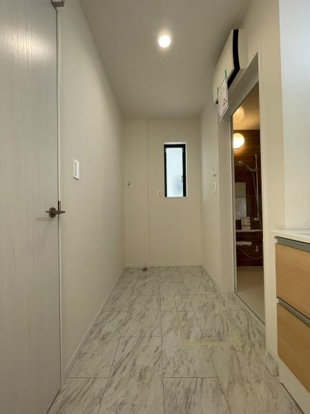 sqsac5ڂ̐VzˌĂ̐ʑEʏ