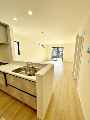 sqsac5ڂ̐VzˌẴrO