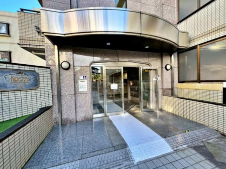 �����s�����q�s��a�c��3���ڂ̒��Ã}���V�����̃G���g�����X