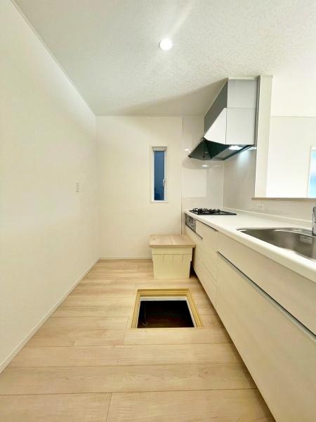 �����s�����q�s�������q��2���ڂ̐V�z��ˌ��ẴL�b�`��