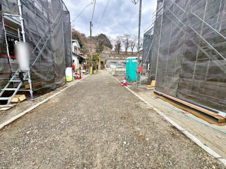 �����s�����q�s�������q��2���ڂ̐V�z��ˌ��Ă̑O�ʓ��H�܂ތ��n�ʐ^