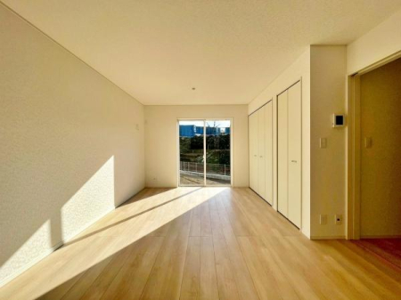 �����s�����q�s�������q��2���ڂ̐V�z��ˌ��Ẵ��r���O