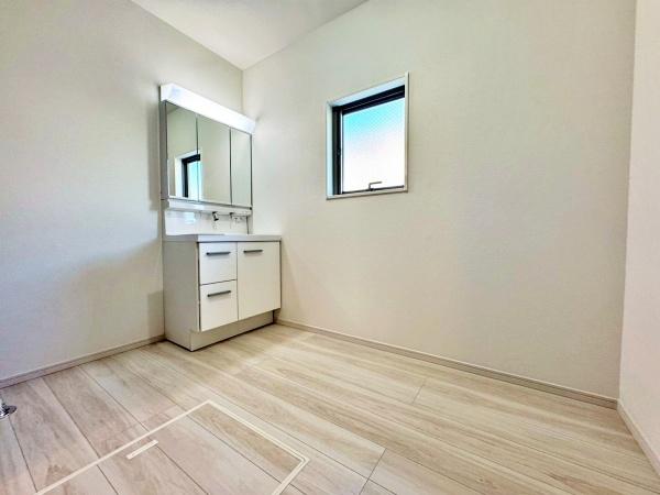 sqsxm̐VzˌĂ̐ʑEʏ