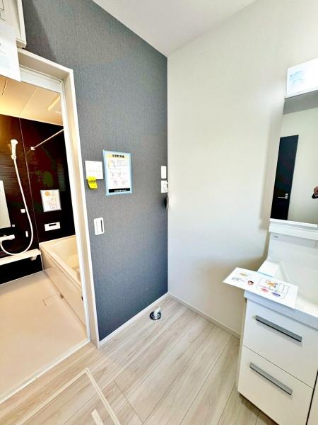 sqsxm̐VzˌĂ̐ʑEʏ