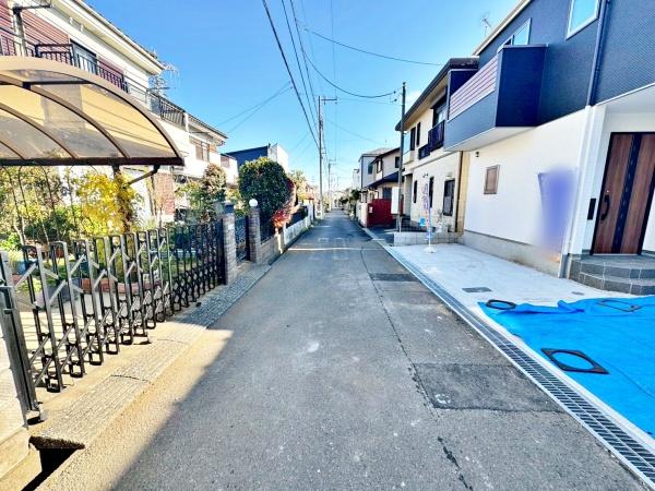 sqsxm̐VzˌĂ̑OʓH܂ތnʐ^