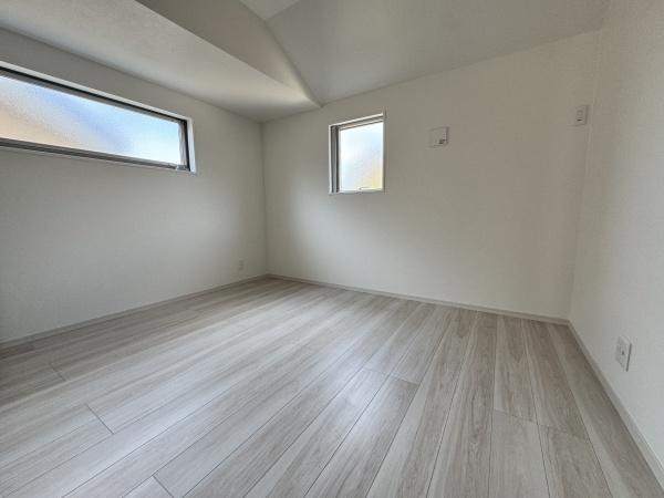 �����s�����q�s�Β��̐V�z��ˌ��Ă̗m��