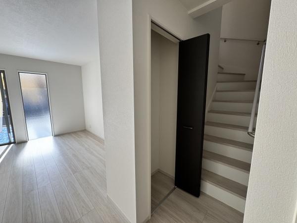 �����s�����q�s�Β��̐V�z��ˌ��Ă̎��[