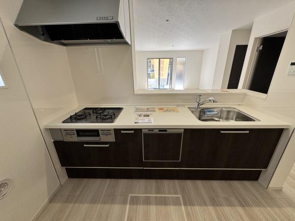 �����s�����q�s�Β��̐V�z��ˌ��ẴL�b�`��