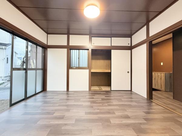 東京都八王子市石川町の中古一戸建てのリビング