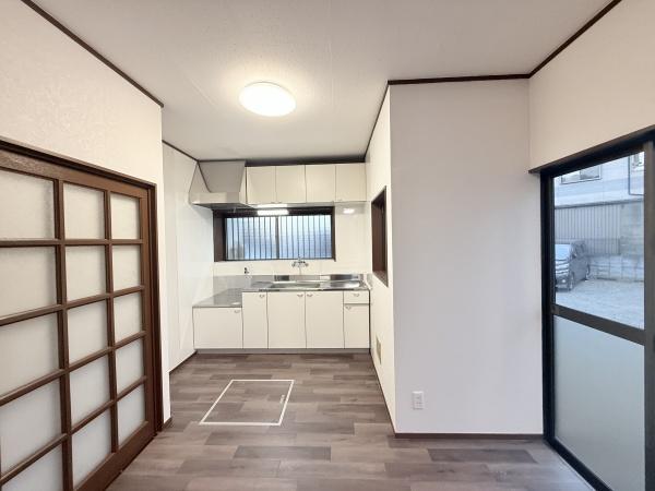 東京都八王子市石川町の中古一戸建てのキッチン