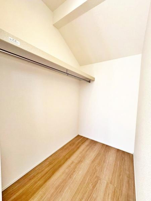 �����s�����q�s���{���̐V�z��ˌ��Ă̎��[