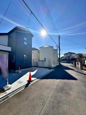 �����s�����q�s���{���̐V�z��ˌ��Ă̑O�ʓ��H�܂ތ��n�ʐ^