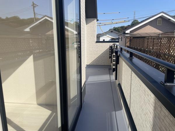 東京都八王子市上柚木の新築一戸建てのバルコニー