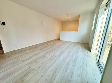 �����s�����q�s���������̐V�z��ˌ��Ẵ��r���O