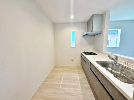 �����s�����q�s���������̐V�z��ˌ��ẴL�b�`��