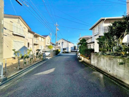 �����s�����q�s�v�ێR��2���ڂ̒��Ãe���X�n�E�X�̑O�ʓ��H�܂ތ��n�ʐ^