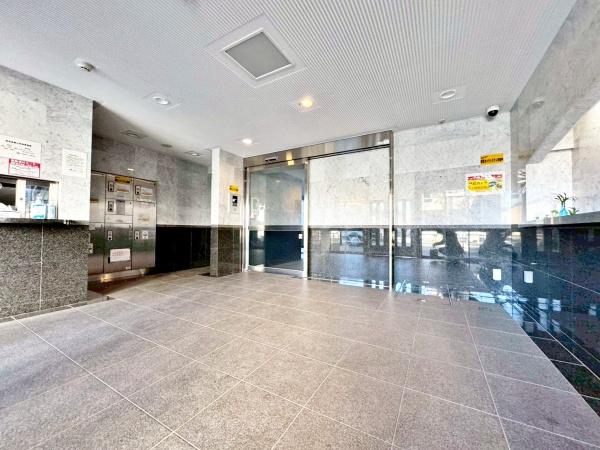 東京都八王子市散田町5丁目の中古マンションのエントランス