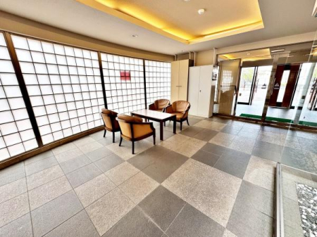 �����s�����q�s���c���̒��Ã}���V�����̃G���g�����X