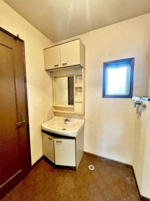 �����s�����q�s�v�ێR��2���ڂ̒��Ãe���X�n�E�X�̐��ʑ�E���ʏ�