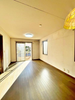 �����s�����q�s�v�ێR��2���ڂ̒��Ãe���X�n�E�X�̃��r���O