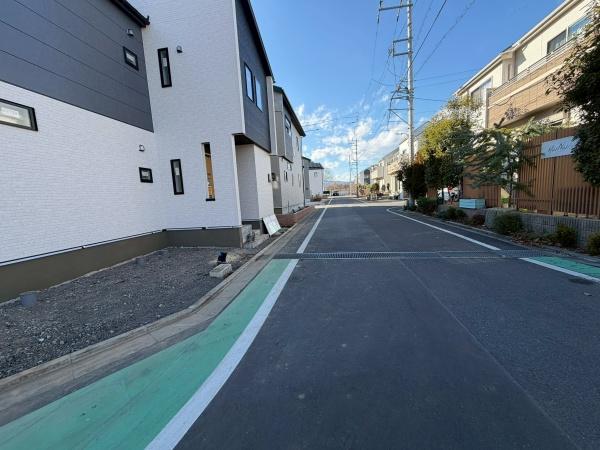 �����s�����q�s�茴���̐V�z��ˌ��Ă̑O�ʓ��H�܂ތ��n�ʐ^