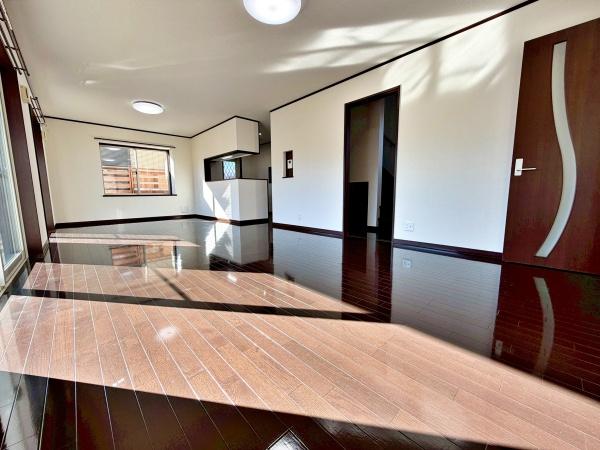 東京都八王子市元八王子町2丁目の中古一戸建てのリビング