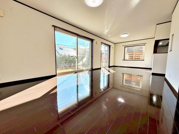 東京都八王子市元八王子町2丁目の中古一戸建てのリビング