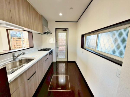 �����s�����q�s�������q��2���ڂ̒��È�ˌ��ẴL�b�`��