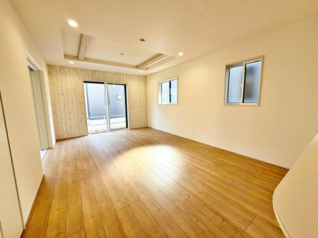 �����s�����q�s�茴���̐V�z��ˌ��Ẵ��r���O