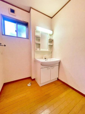 �����s�����q�s�������q��2���ڂ̒��È�ˌ��Ă̐��ʑ�E���ʏ�