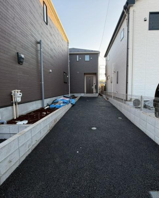 �����s�����q�s��y�����̒��È�ˌ��Ă̒��ԏ�