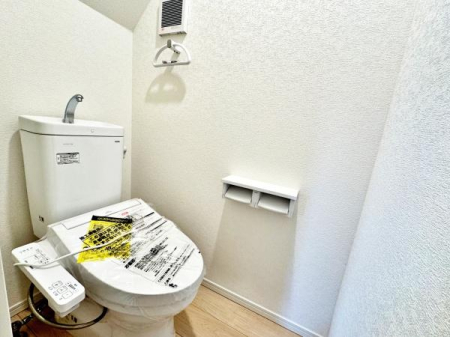 �����s�����q�s��y�����̒��È�ˌ��Ẵg�C��