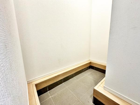 �����s�����q�s��y�����̒��È�ˌ��Ă̌���