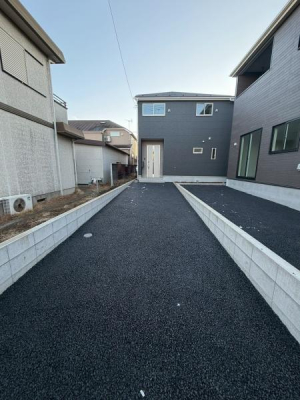 �����s�����q�s��y�����̒��È�ˌ��Ă̒��ԏ�