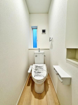 �����s�����q�s��y�����̒��È�ˌ��Ẵg�C��