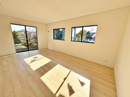 �����s�����q�s������̐V�z��ˌ��Ẵ��r���O