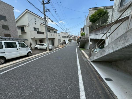 �����s�����q�s��J���̒��È�ˌ��Ă̑O�ʓ��H�܂ތ��n�ʐ^