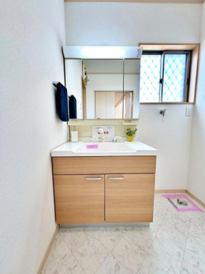 �����s�����q�s��J���̒��È�ˌ��Ă̐��ʑ�E���ʏ�