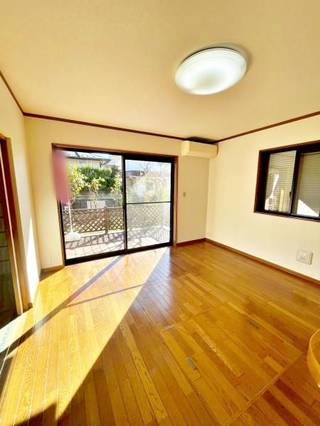 �����s�����q�s�ŉz���̒��È�ˌ��Ẵ��r���O