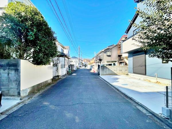 �����s�����q�s��a�c��7���ڂ̐V�z��ˌ��Ă̑O�ʓ��H�܂ތ��n�ʐ^