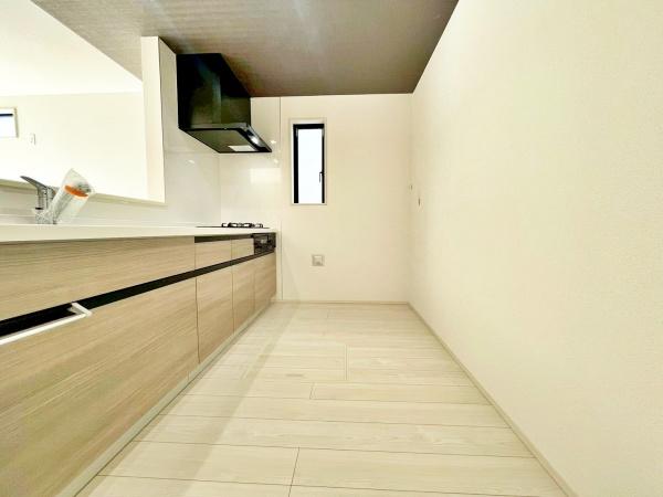 �����s�����q�s��a�c��7���ڂ̐V�z��ˌ��ẴL�b�`��