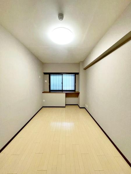 東京都八王子市館町の中古マンションの洋室