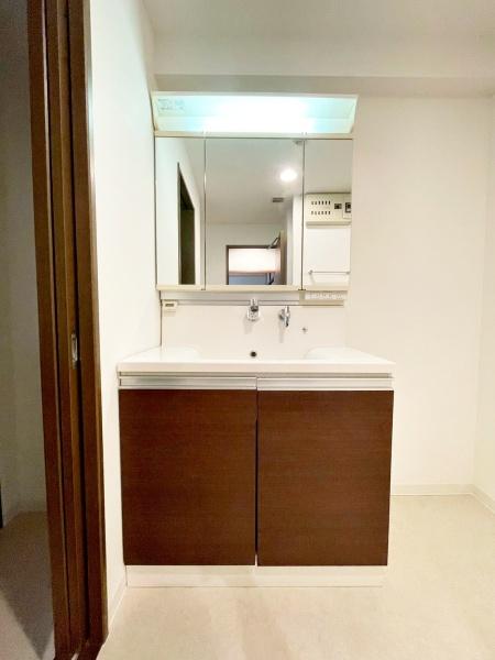 東京都八王子市館町の中古マンションの洗面台・洗面所