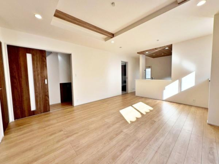 �����s�����q�s�k���1���ڂ̐V�z��ˌ��Ẵ��r���O